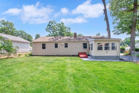 22 Hadley St, Springfield, MA 01118 photo 8