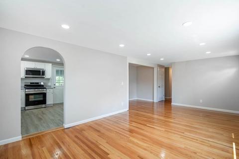 22 Hadley St, Springfield, MA 01118 photo 19