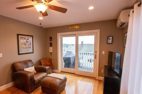 160 Prospect St #2, Gloucester, MA 01930 photo 7