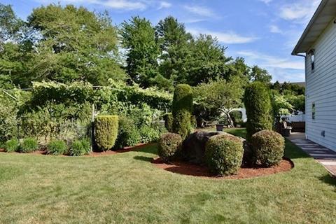 56 Bernard St, Acushnet, MA 02743 photo 4