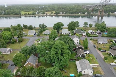 10 Freeman St, Bourne, MA 02532 photo 2