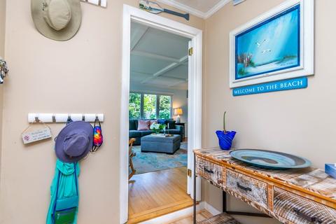 17 Ivy St, Wareham, MA 02571 photo 4