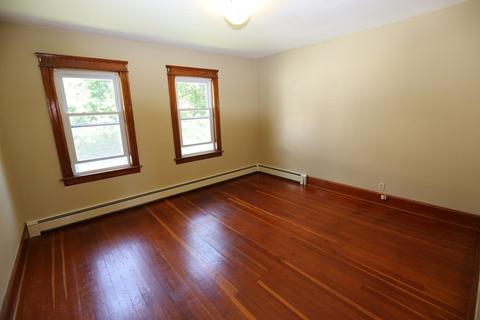 16 Emerald Ave, Webster, MA 01570 photo 9