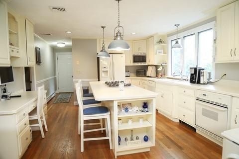 8 Madison Ave, Danvers, MA 01923 photo 5