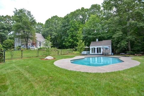 11 Daniels Rd, Mendon, MA 01756 photo 9