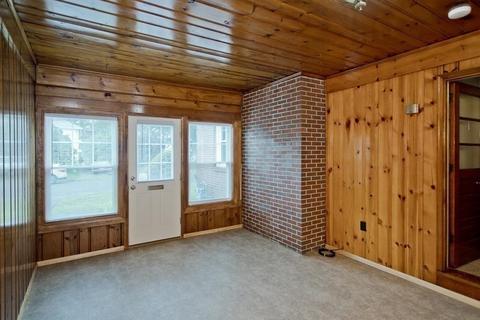 8 Donlyn Dr, Chicopee, MA 01013 photo 19