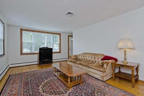 8 Donlyn Dr, Chicopee, MA 01013 photo 11