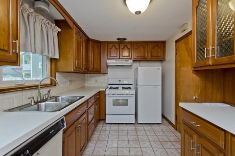 8 Donlyn Dr, Chicopee, MA 01013 photo 8