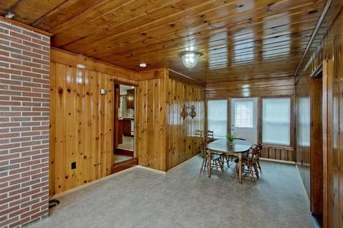 8 Donlyn Dr, Chicopee, MA 01013 photo 2