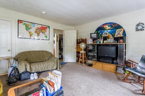9 Pleasant St, Ware, MA 01082 photo 14
