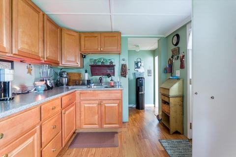 9 Pleasant St, Ware, MA 01082 photo 16
