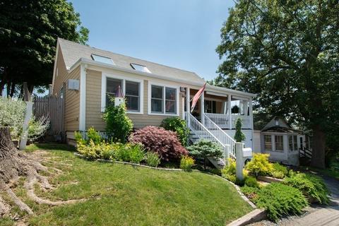 8 Merrill Rd, Hull, MA 02045 photo 2
