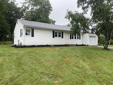 65 Penncastle St, Springfield, MA 01129 photo 1