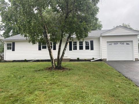 65 Penncastle St, Springfield, MA 01129 photo 3