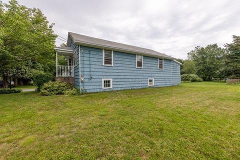 35 Babbitt St, Fairhaven, MA 02719 photo 4