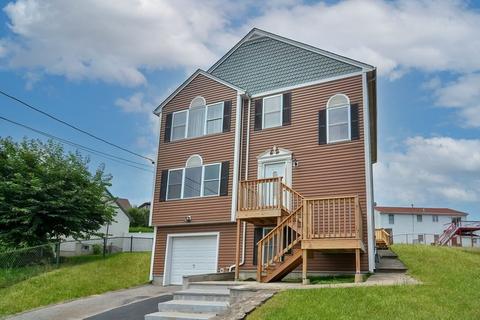 17 Michael St, Fall River, MA 02721 photo 3