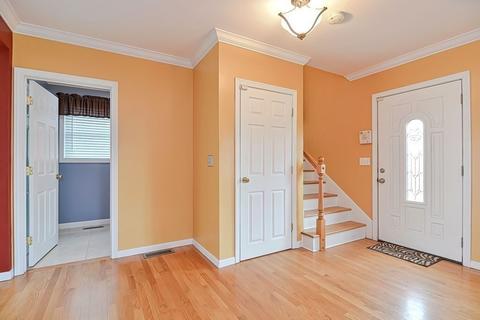 17 Michael St, Fall River, MA 02721 photo 4