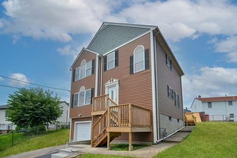 17 Michael St, Fall River, MA 02721 photo 2