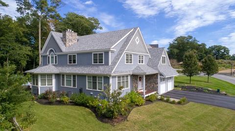 28 Whitehall Cir, Beverly, MA 01915 photo 1