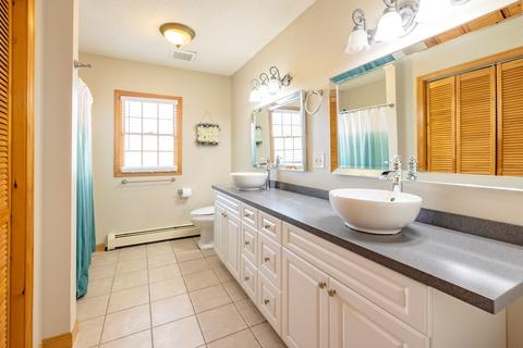 18 Ogden St, Chicopee, MA 01013 photo 17