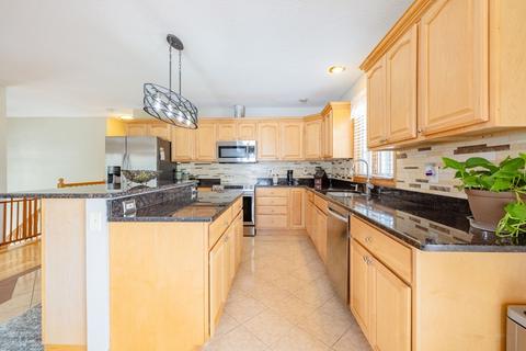 18 Ogden St, Chicopee, MA 01013 photo 13