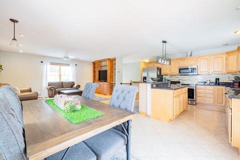 18 Ogden St, Chicopee, MA 01013 photo 14