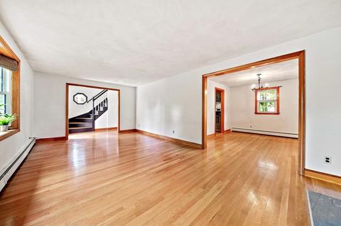 104 West, Reading, MA 01867 photo 8