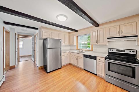104 West, Reading, MA 01867 photo 3