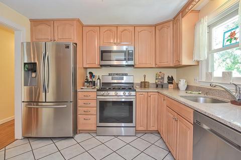 19 Simpson Dr, Framingham, MA 01701 photo 10