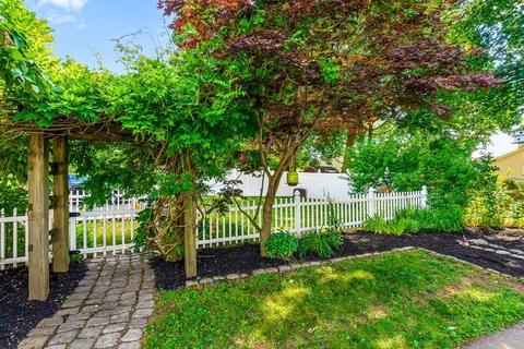 309 Hillside Ave, Needham, MA 02494 photo 23