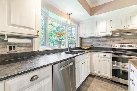 23 Walton Ln, Wakefield, MA 01880 photo 15