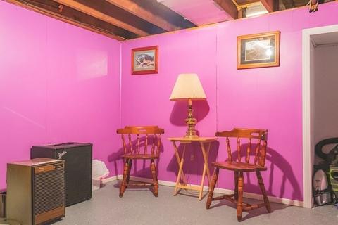 24 Price St, Springfield, MA 01104 photo 14