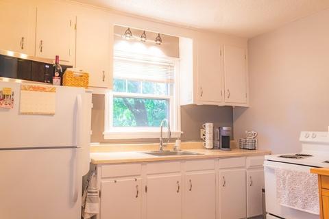 24 Price St, Springfield, MA 01104 photo 2