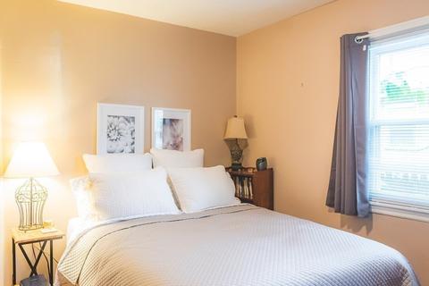 24 Price St, Springfield, MA 01104 photo 7