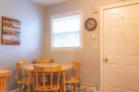 24 Price St, Springfield, MA 01104 photo 4