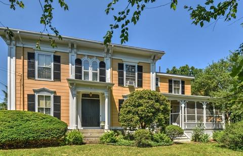 105 Centre St, Danvers, MA 01923 photo 1