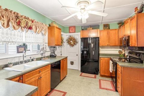 34 Epping St, Lowell, MA 01852 photo 7