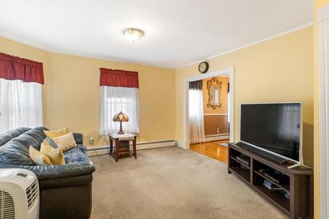34 Epping St, Lowell, MA 01852 photo 3