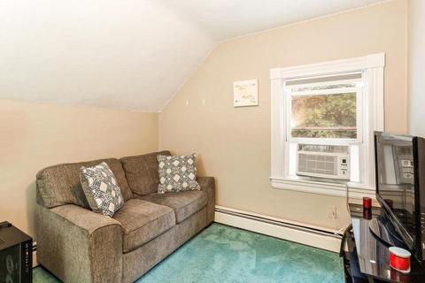 34 Epping St, Lowell, MA 01852 photo 11