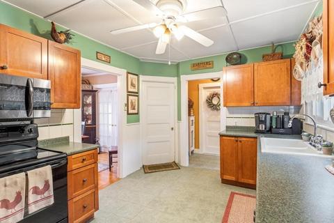 34 Epping St, Lowell, MA 01852 photo 8