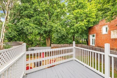 34 Epping St, Lowell, MA 01852 photo 16