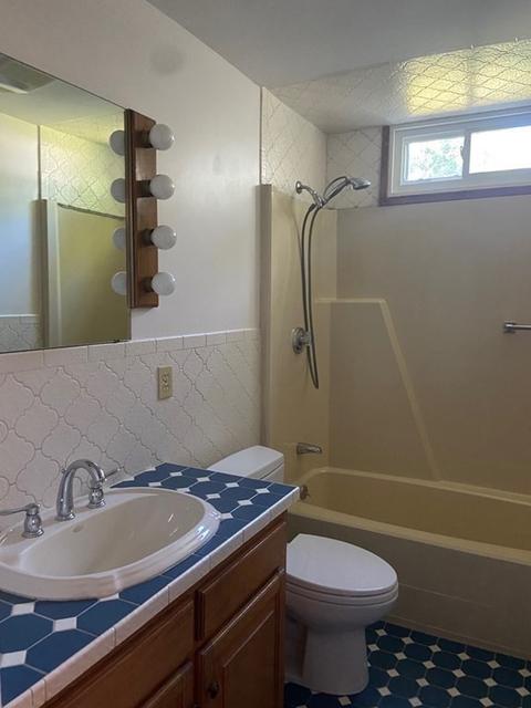 184 E Main St, Avon, MA 02322 photo 17