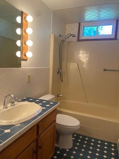 184 E Main St, Avon, MA 02322 photo 16
