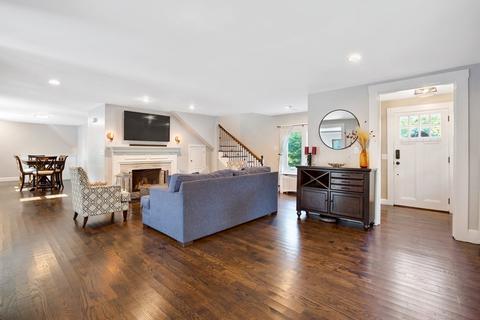 202 Locust St, Danvers, MA 01923 photo 2