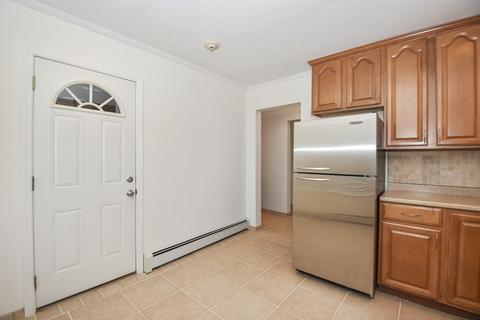 4 Chatham Pl #2, Worcester, MA 01609 photo 4