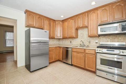 4 Chatham Pl #2, Worcester, MA 01609 photo 2
