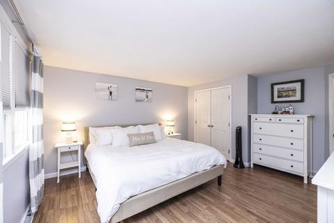 215 Dailey Dr, Franklin, MA 02038 photo 13