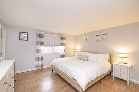215 Dailey Dr, Franklin, MA 02038 photo 12
