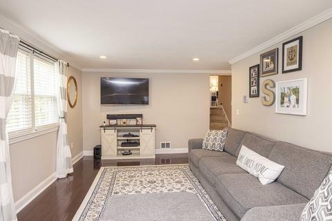 215 Dailey Dr, Franklin, MA 02038 photo 11