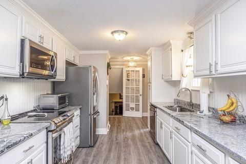 215 Dailey Dr, Franklin, MA 02038 photo 5